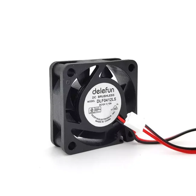 Delefun 4015 12V 0.12A DC cooling fan side view 2: Alternative angle showing the 40x40x12mm fan's side profile with detailed view of mounting bracket, cable connection point, and airflow direction indicators. The black square frame displays brand logo "Delefun" and model number "4015" with technical specifications visible on the label.